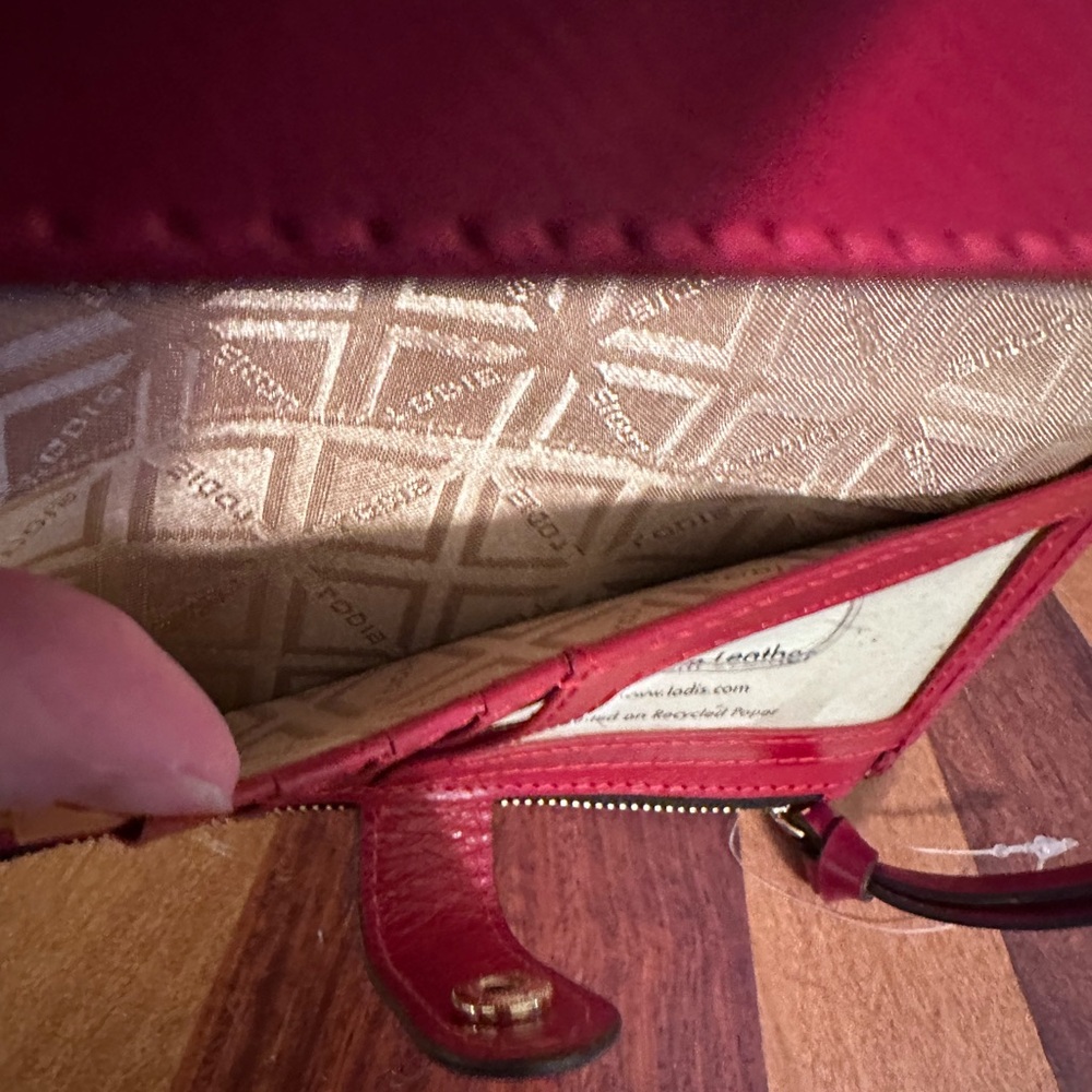 NEW Lodis Blair Smartphone Wristlet Red Leather RFID - Picture 6 of 12